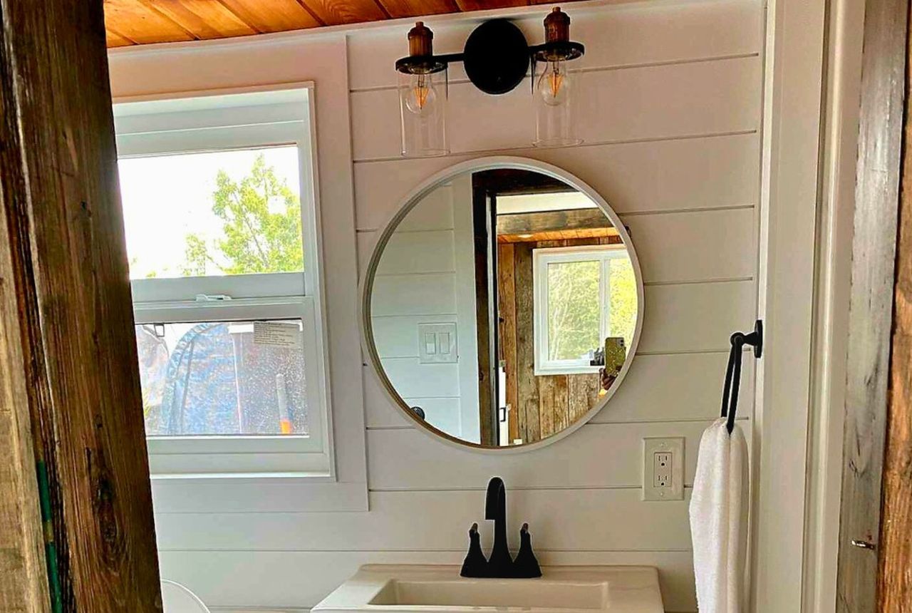 Spirit Bear tiny house_Bathroom_1