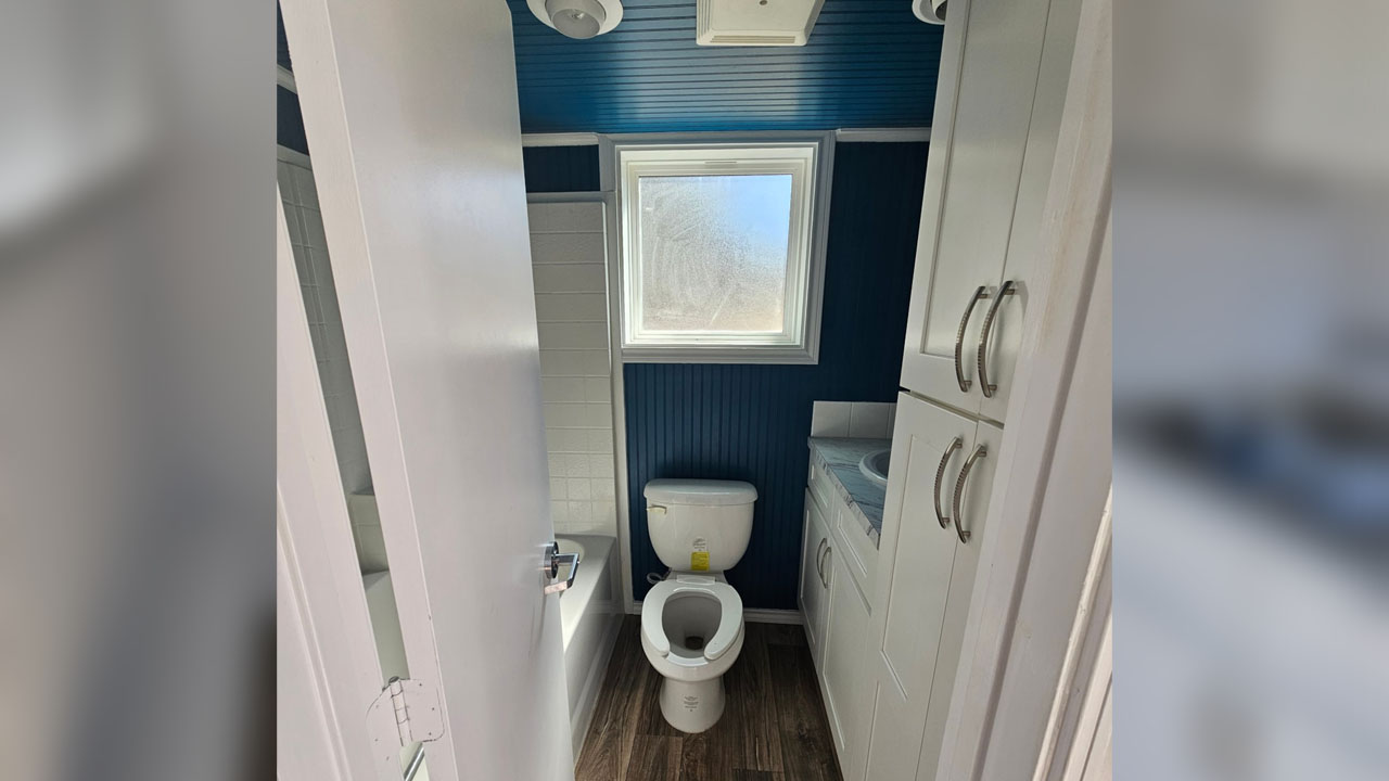 The full bathroom of Sunny Skillion tiny house