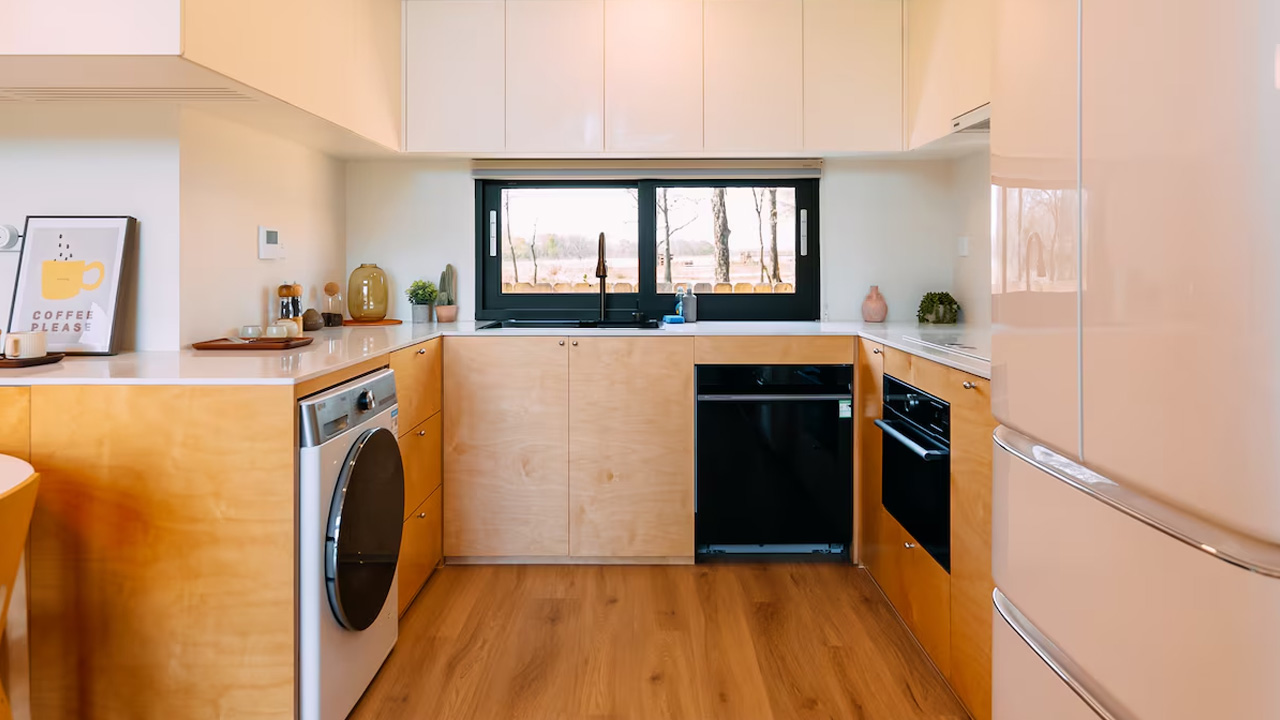 Unfold House - full kitchen