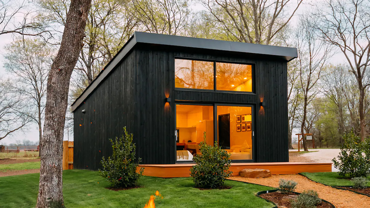 Unfold tiny house exterior