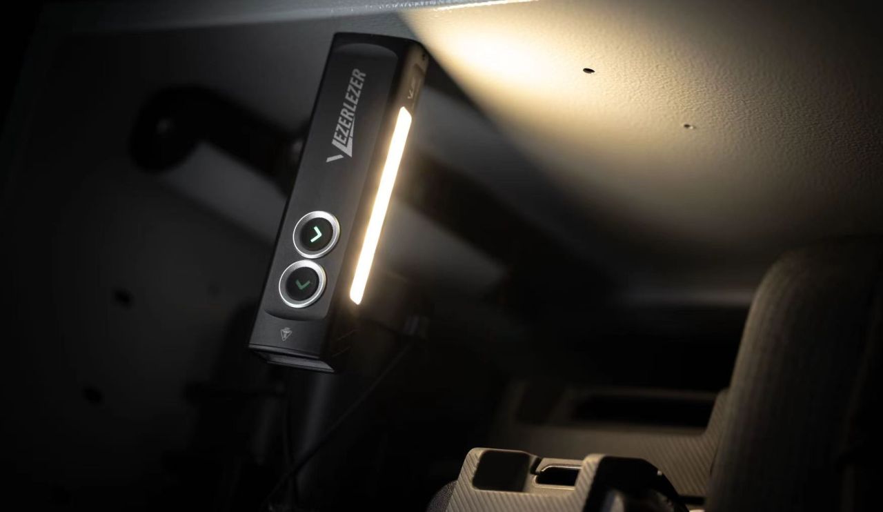 VEZERLEZER WK2 All in 1 Flashlight