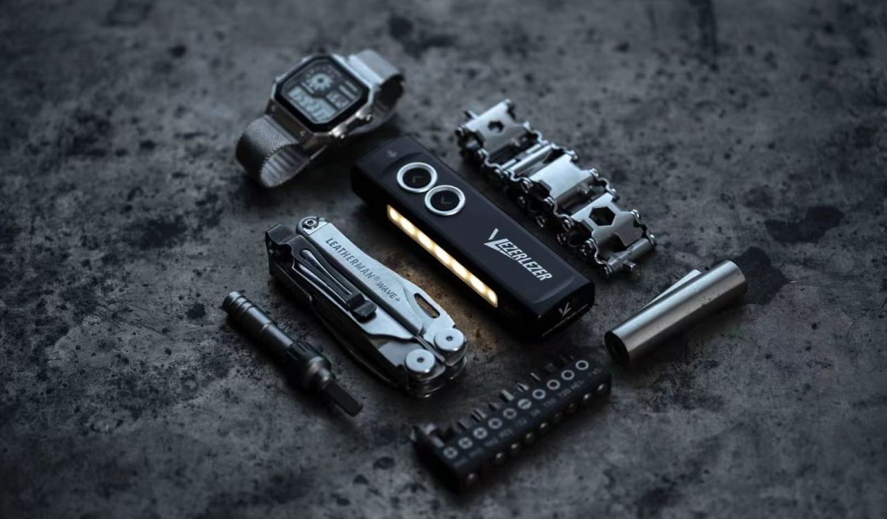 VEZERLEZER WK2 All in 1 Flashlight