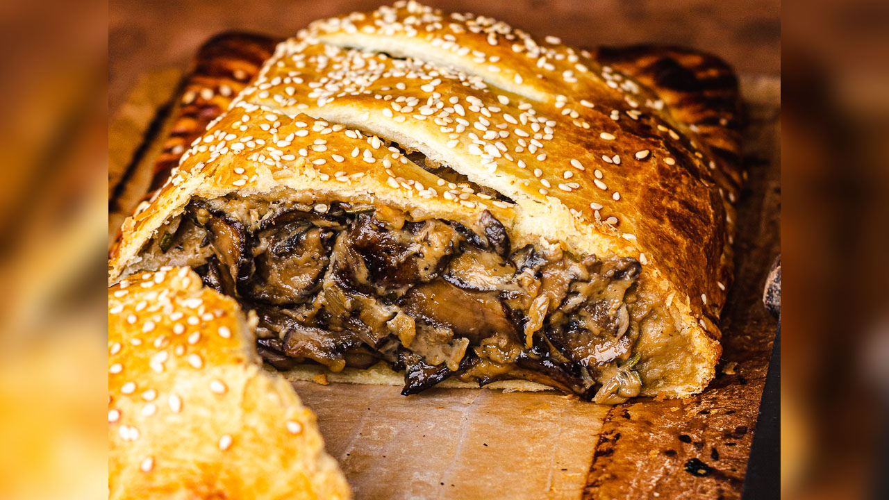 Vegan mushroom pie