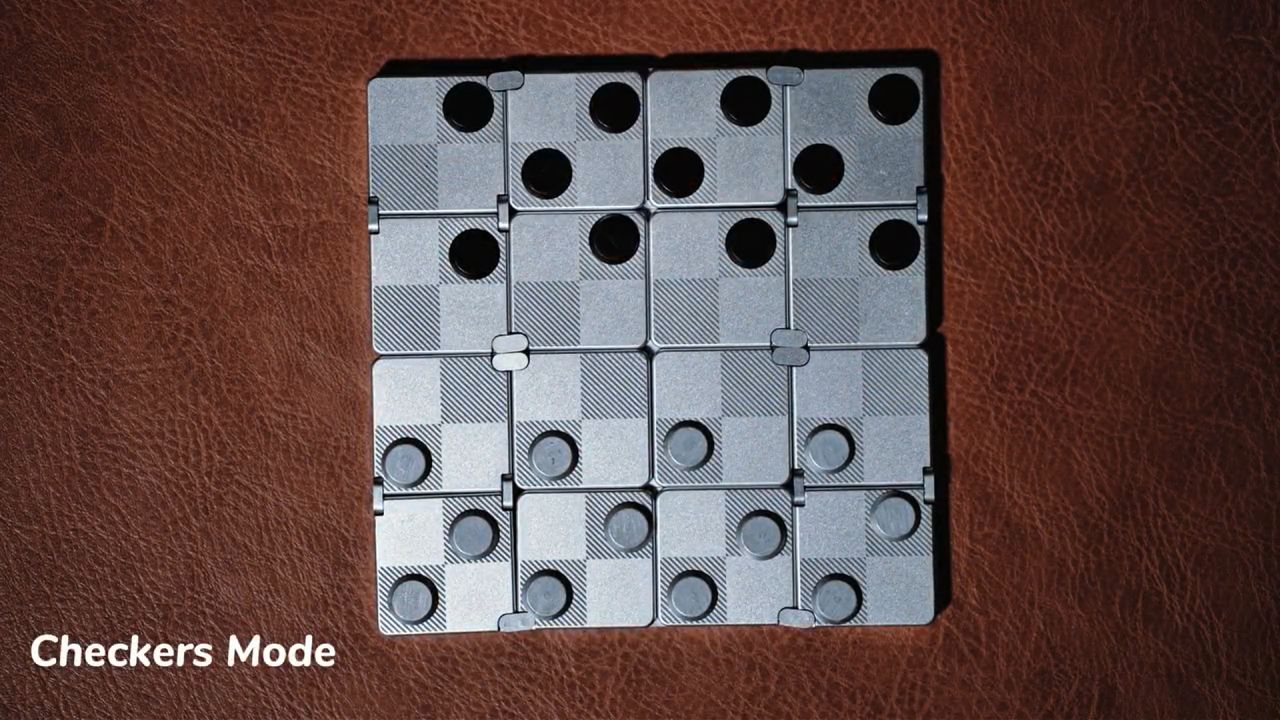 Victory Chess set with ultra-slim design