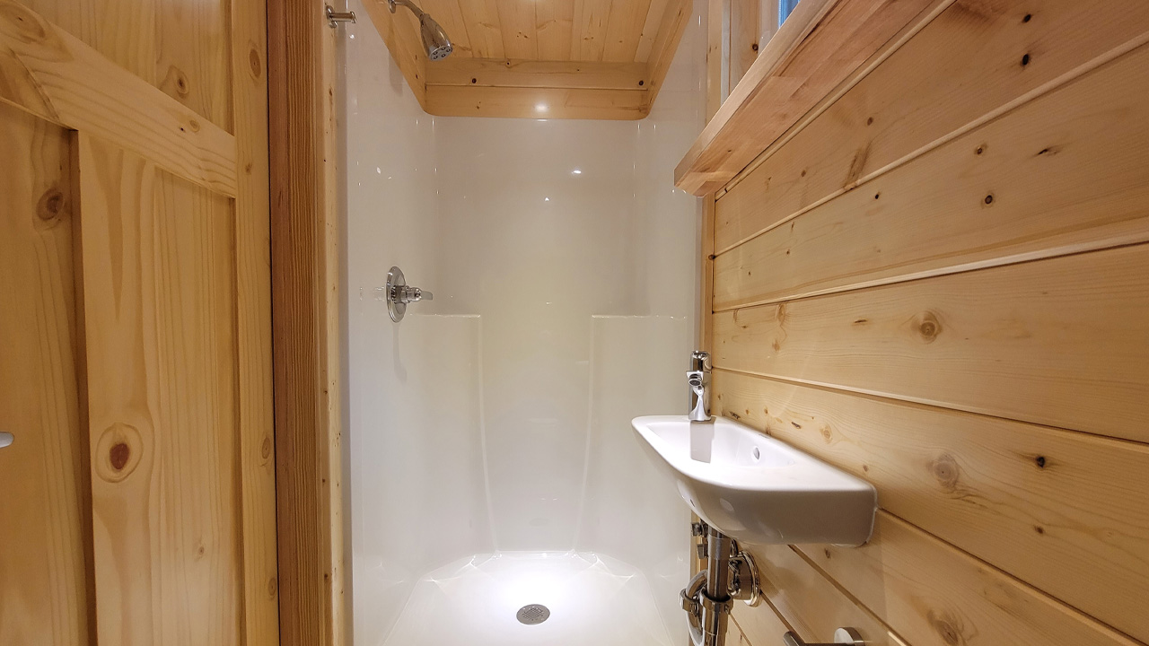 eVista King Tiny House - bathroom