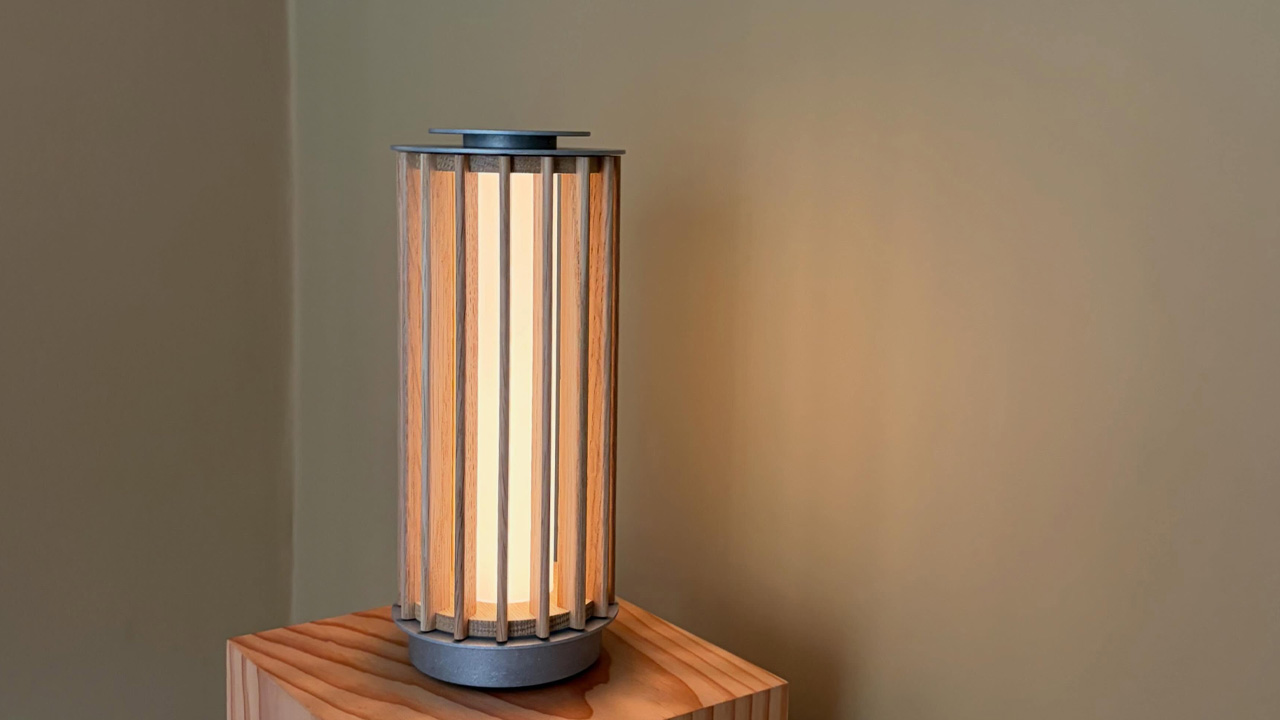 Numbra portable lamp