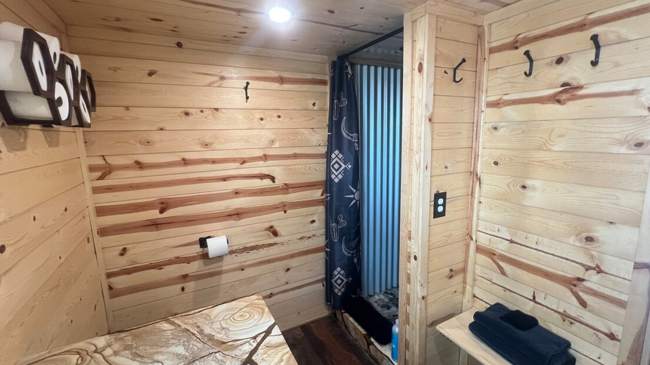 30-foot tiny house_bathroom