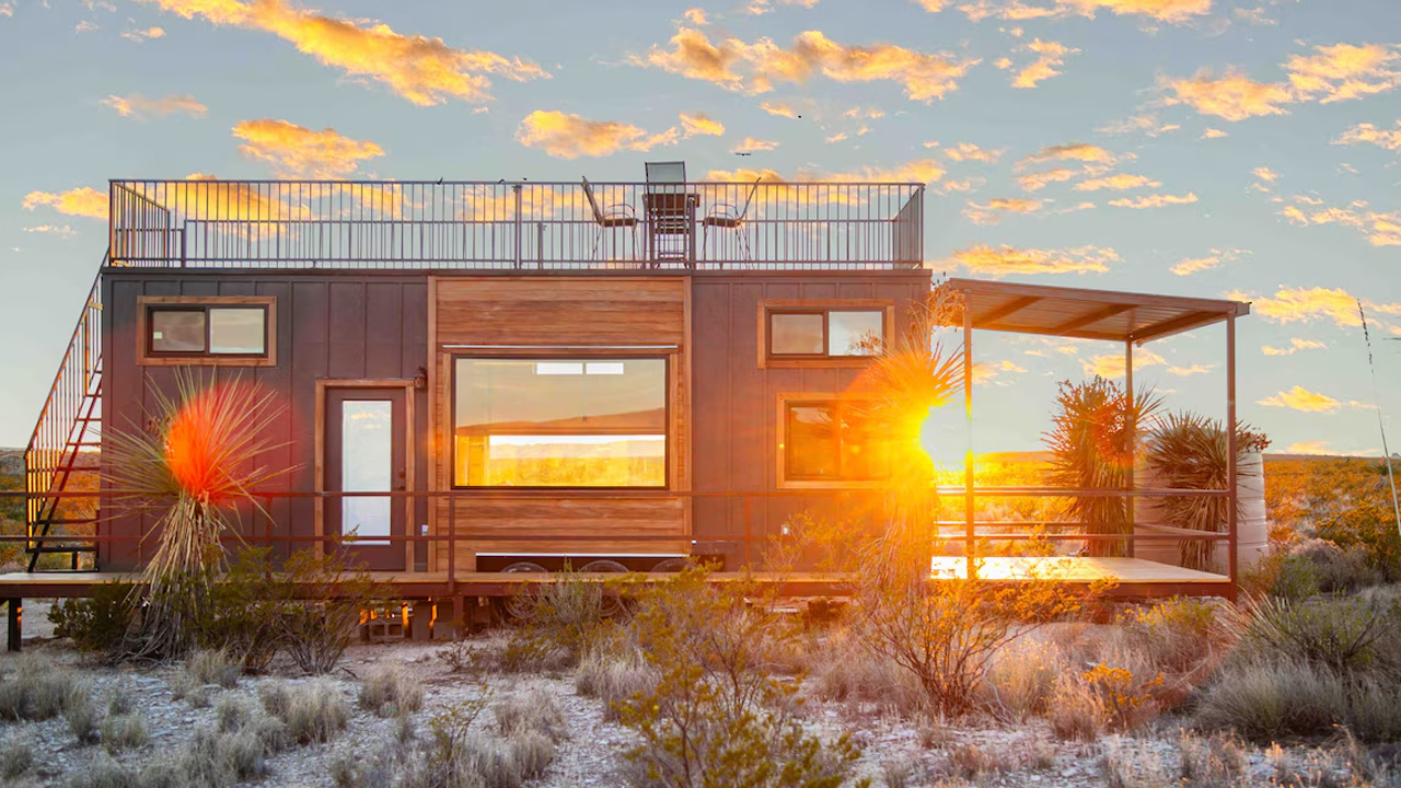 30-foot tiny house during the sunset