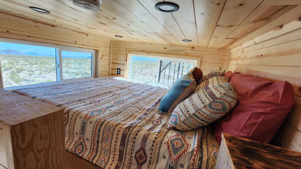 30-foot tiny house_loft bedroom