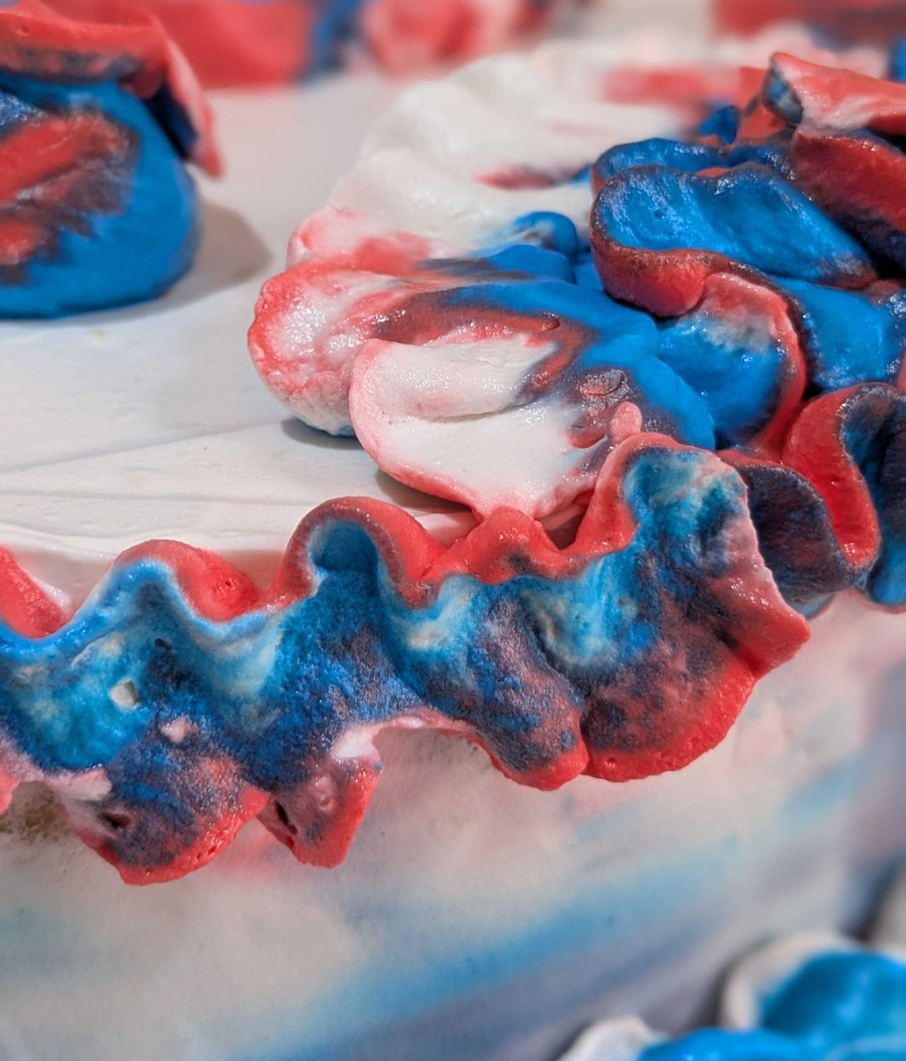 4th of July Cake with swirly decoration