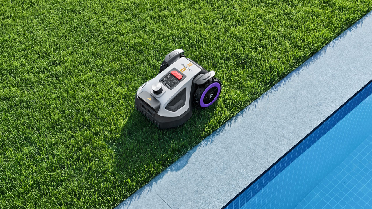 ANTHBOT M9 Pro Robot Lawn Mower - edge mowing
