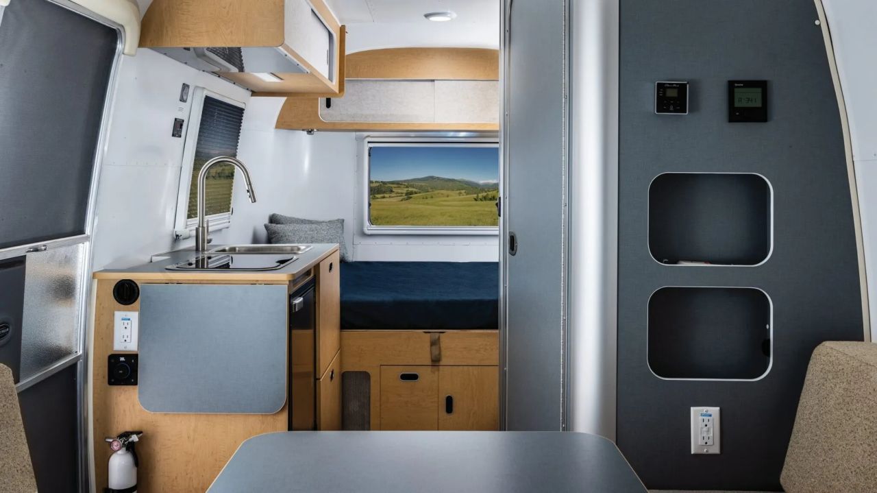 Airstream New World Traveler 17RB travel trailer