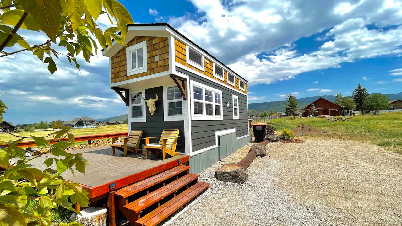 Big View Tiny House_exterior 