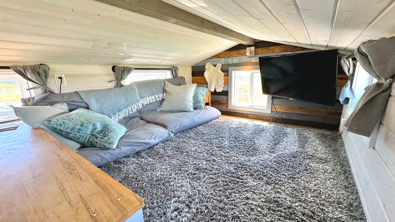 Big View Tiny House_Loft bedroom