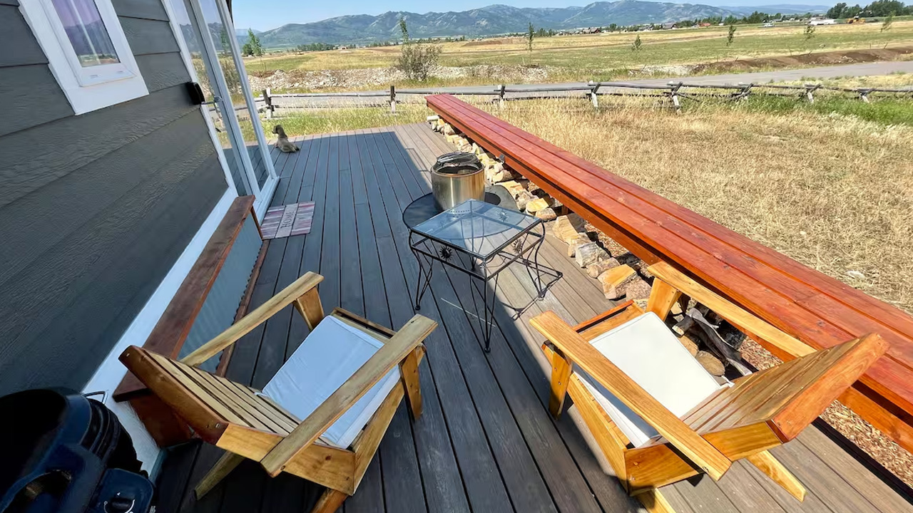 Big view tiny house_Deck 