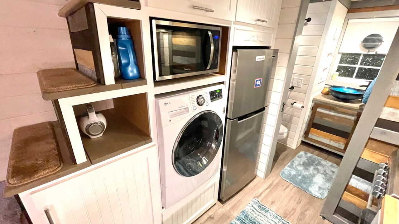 Big view tiny house_Kitche with washer-dryer unit 