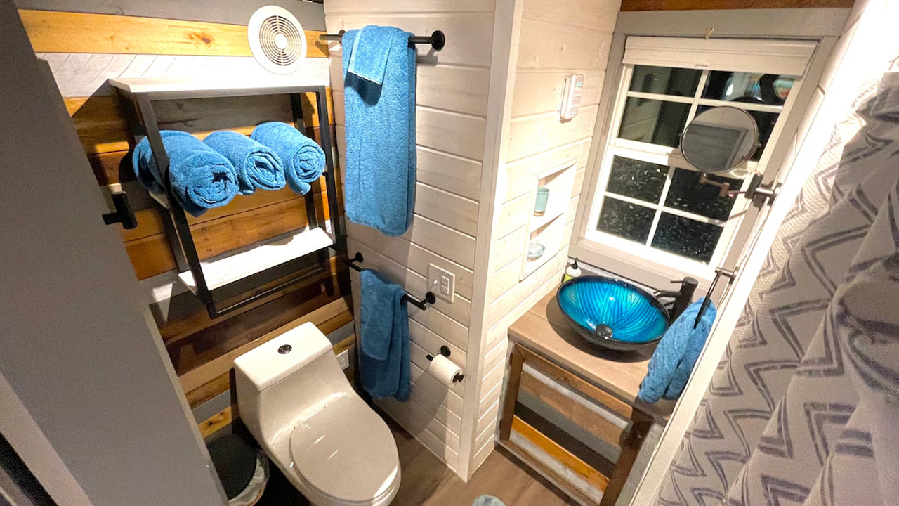 Big view tiny house_Bathroom 
