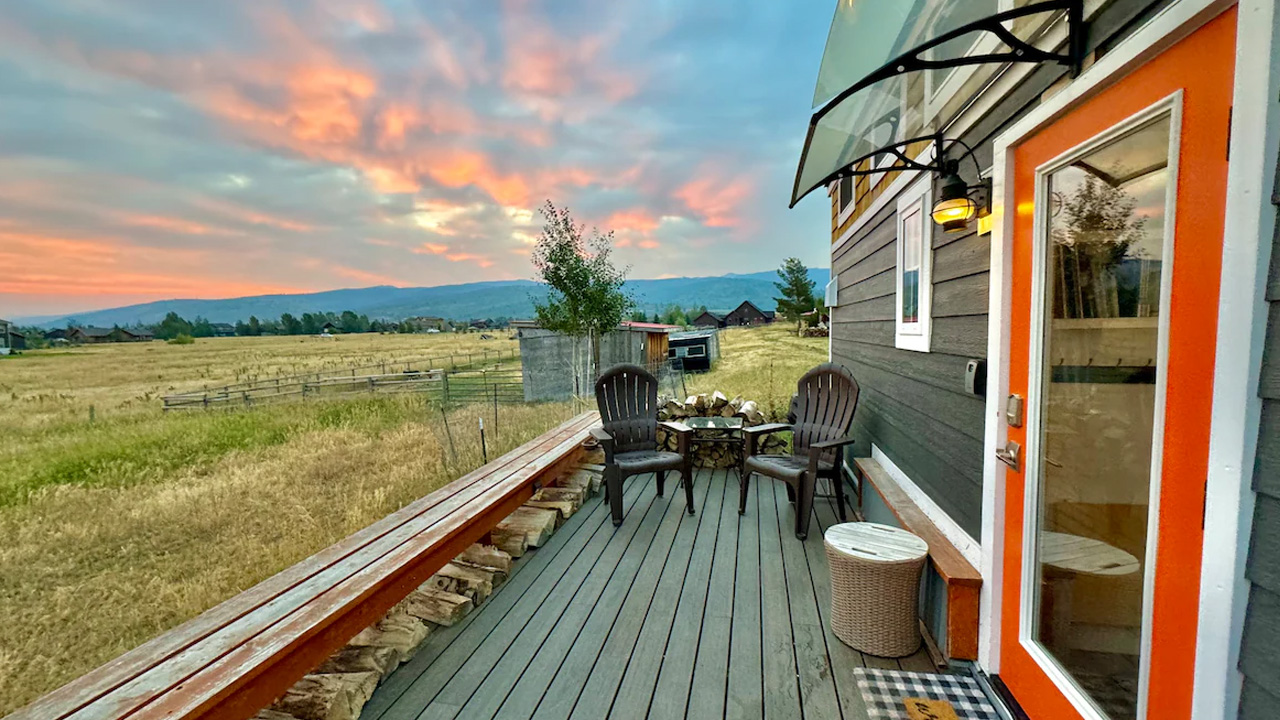 Big view tiny house_deck with beautiful view 