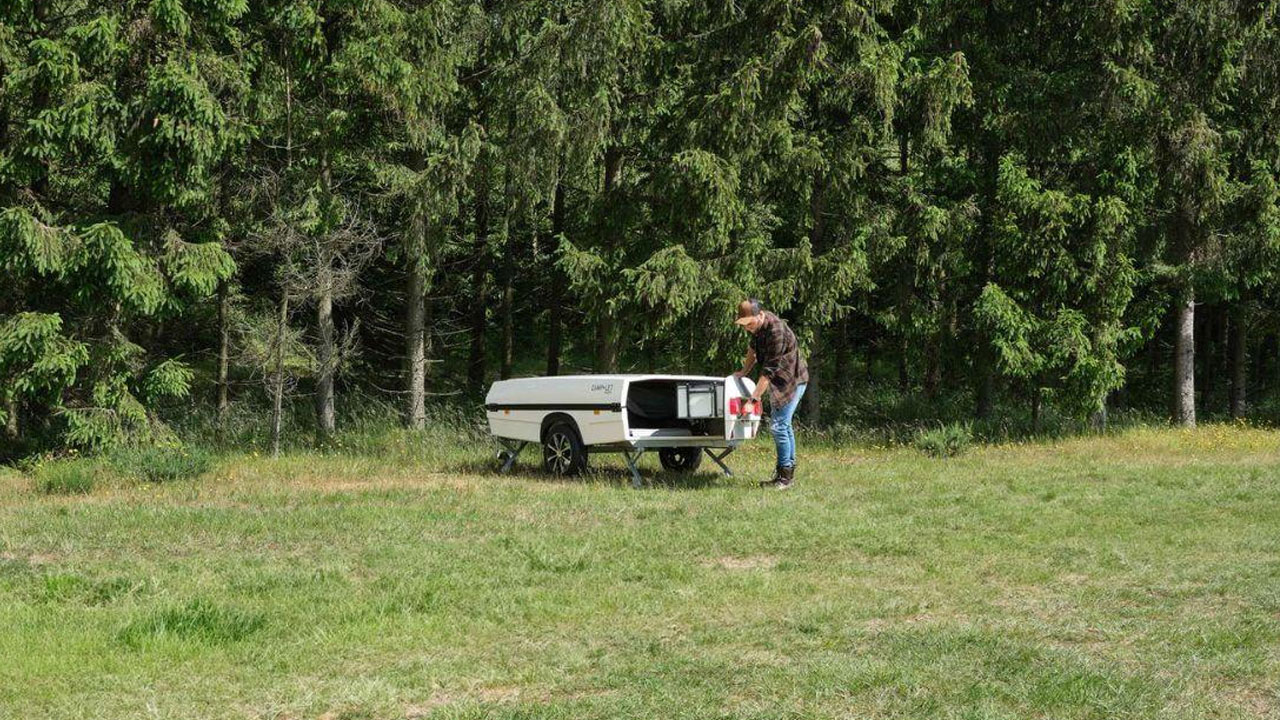 Exterior of Earth Trailer by Camp-Let 