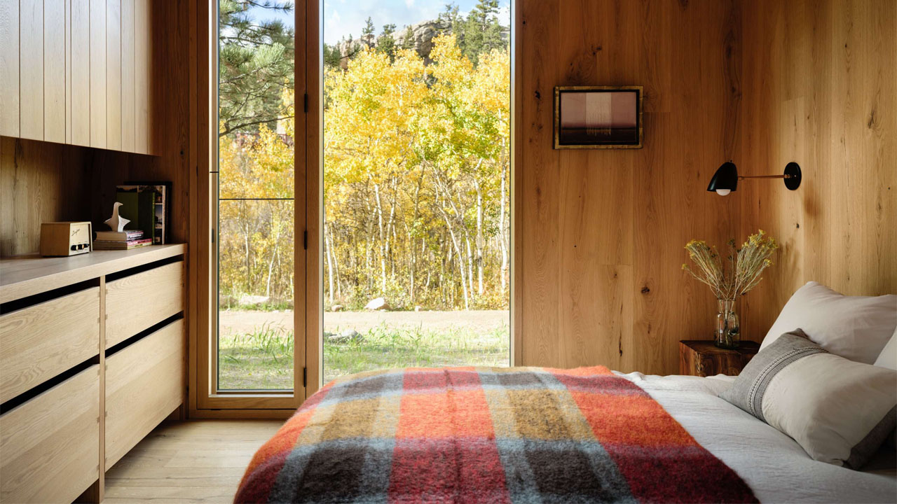 Camp Meeker-cozy double bedroom