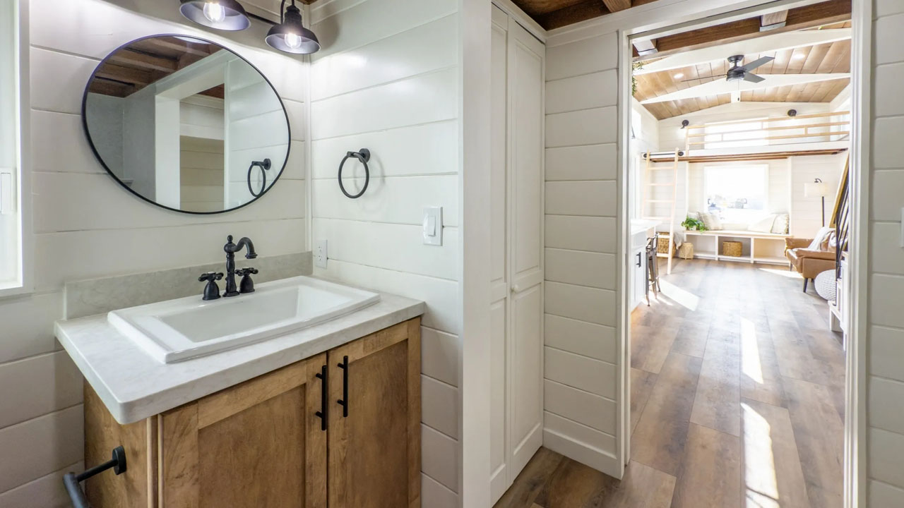Cedar Ridge XL Tiny House bathroom