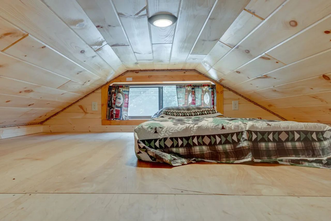 Country Cabin tiny house bedroom