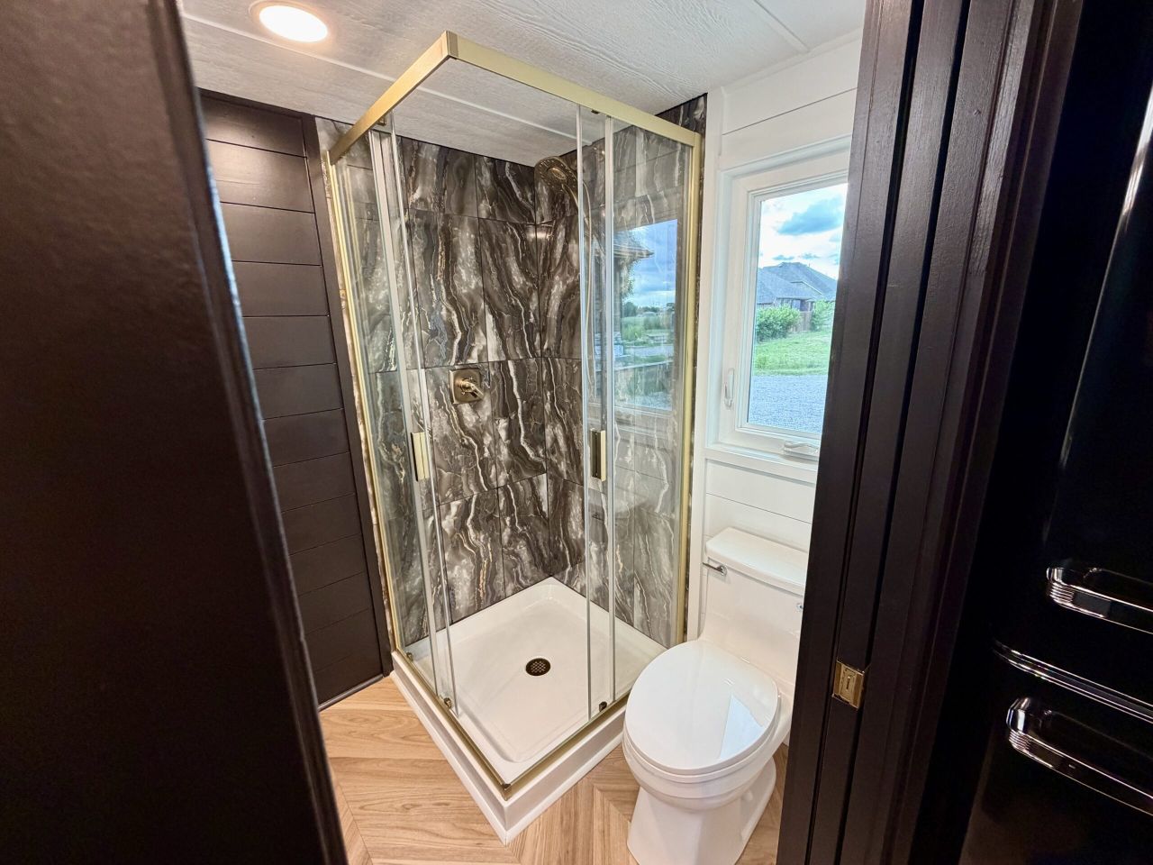 Cristal tiny house on wheels bathroom