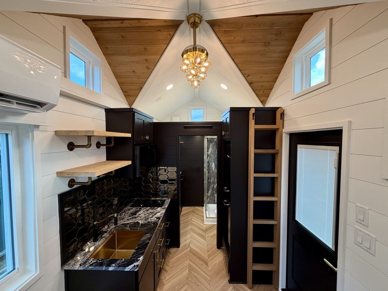 Cristal tiny house on wheels