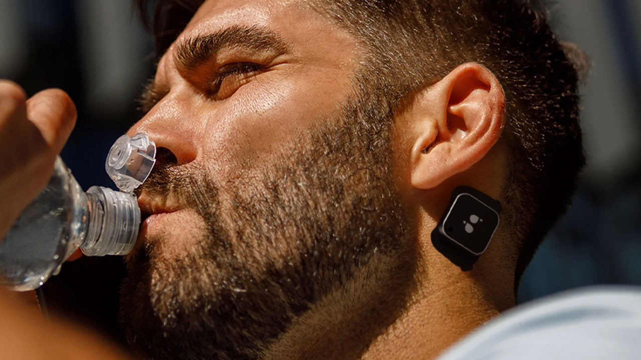 DUSQ World’s First Sleep Regulation System on neck
