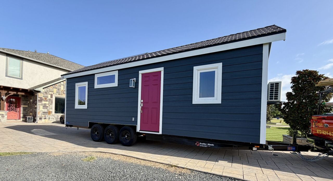 Eeya's Sweet tiny house exterior