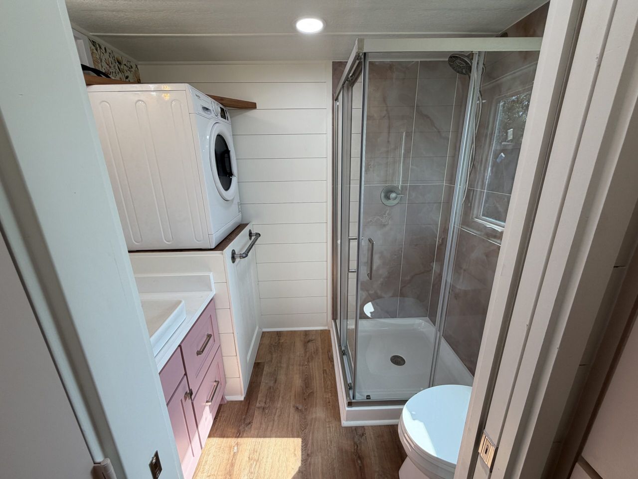 Eeya's Sweet tiny house washer/dryer