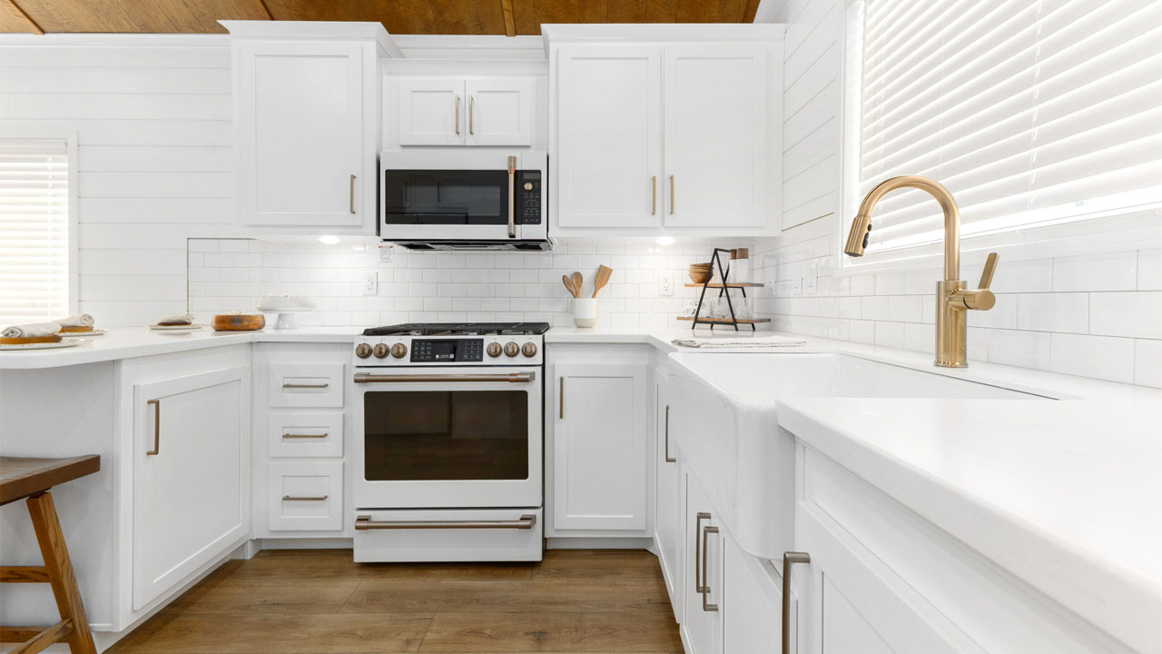 Eldorado 9109 Tiny House kitchen with luxury touches