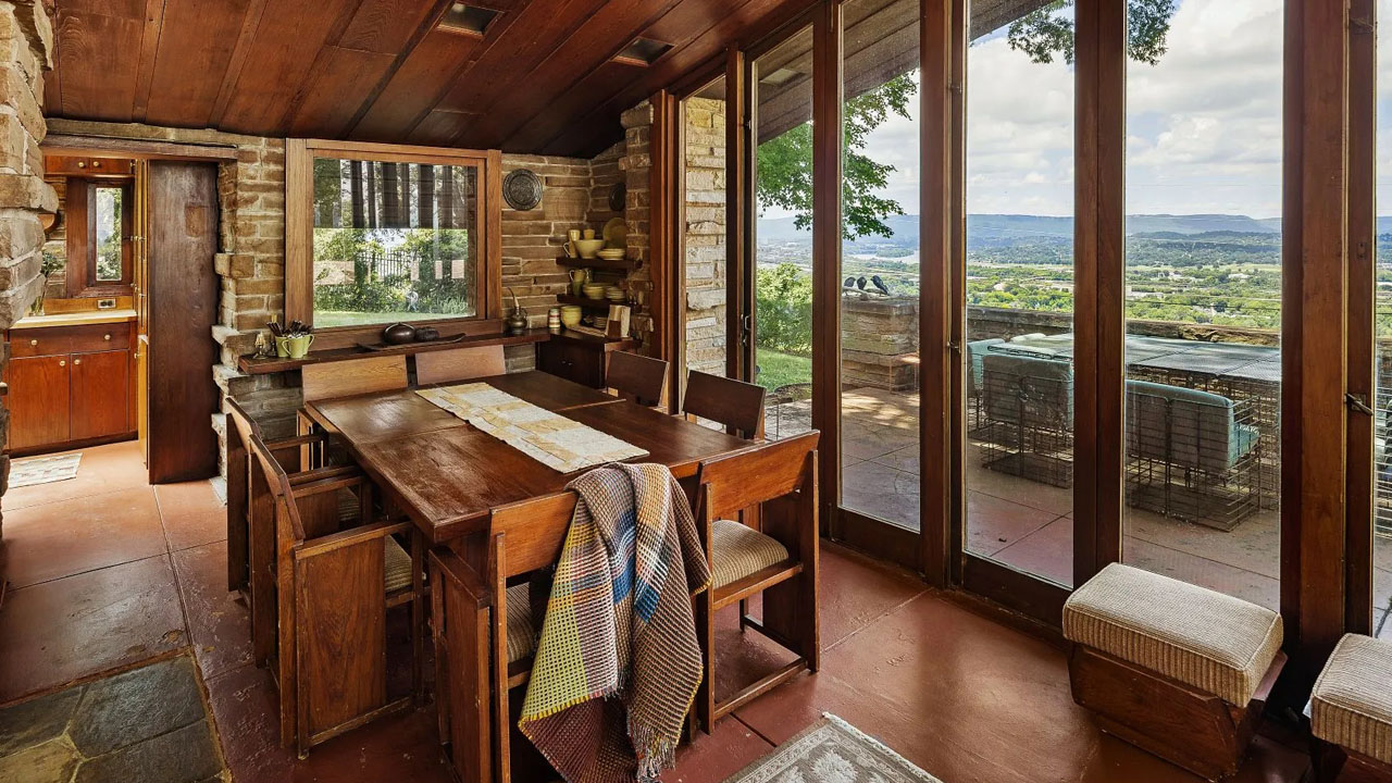 Frank Lloyd Wright home-dining room