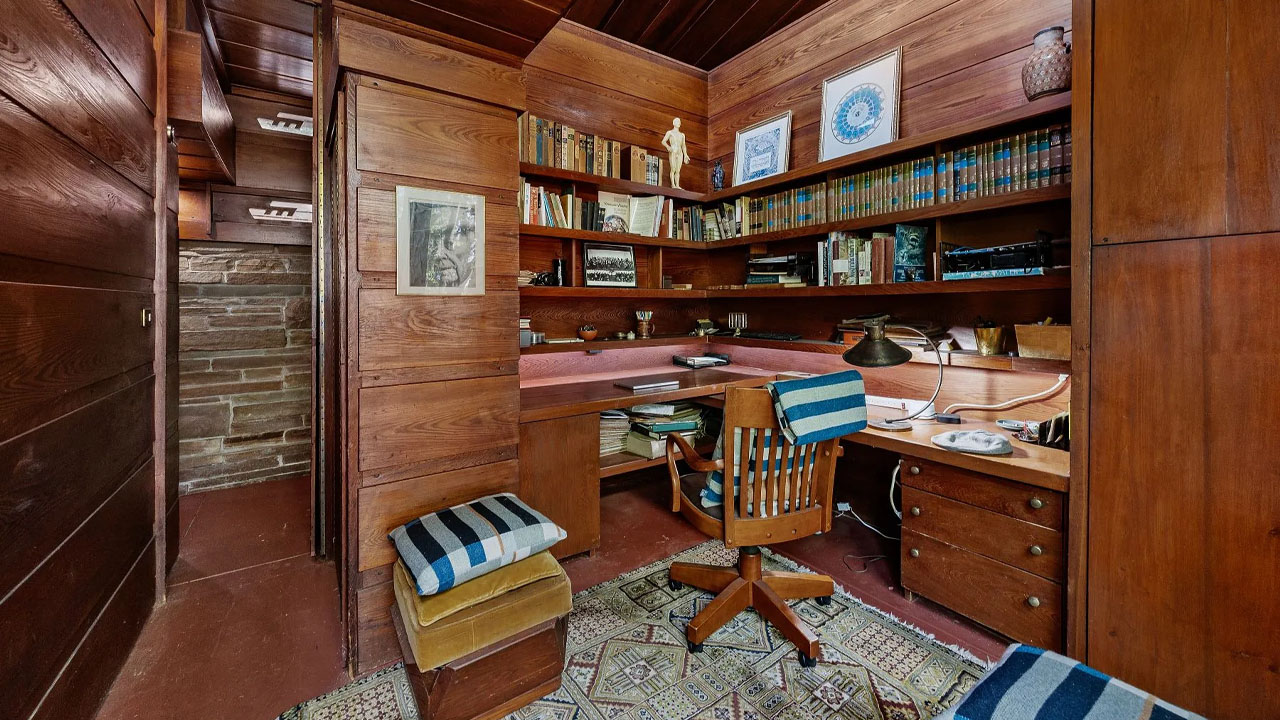 Frank Lloyd Wright home-office room