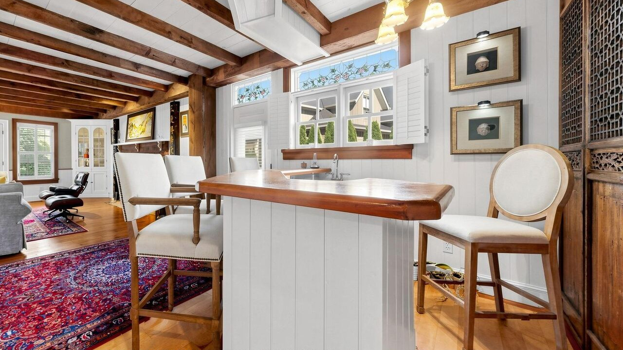 Gilmore Girls House in Ontario for sale wet bar
