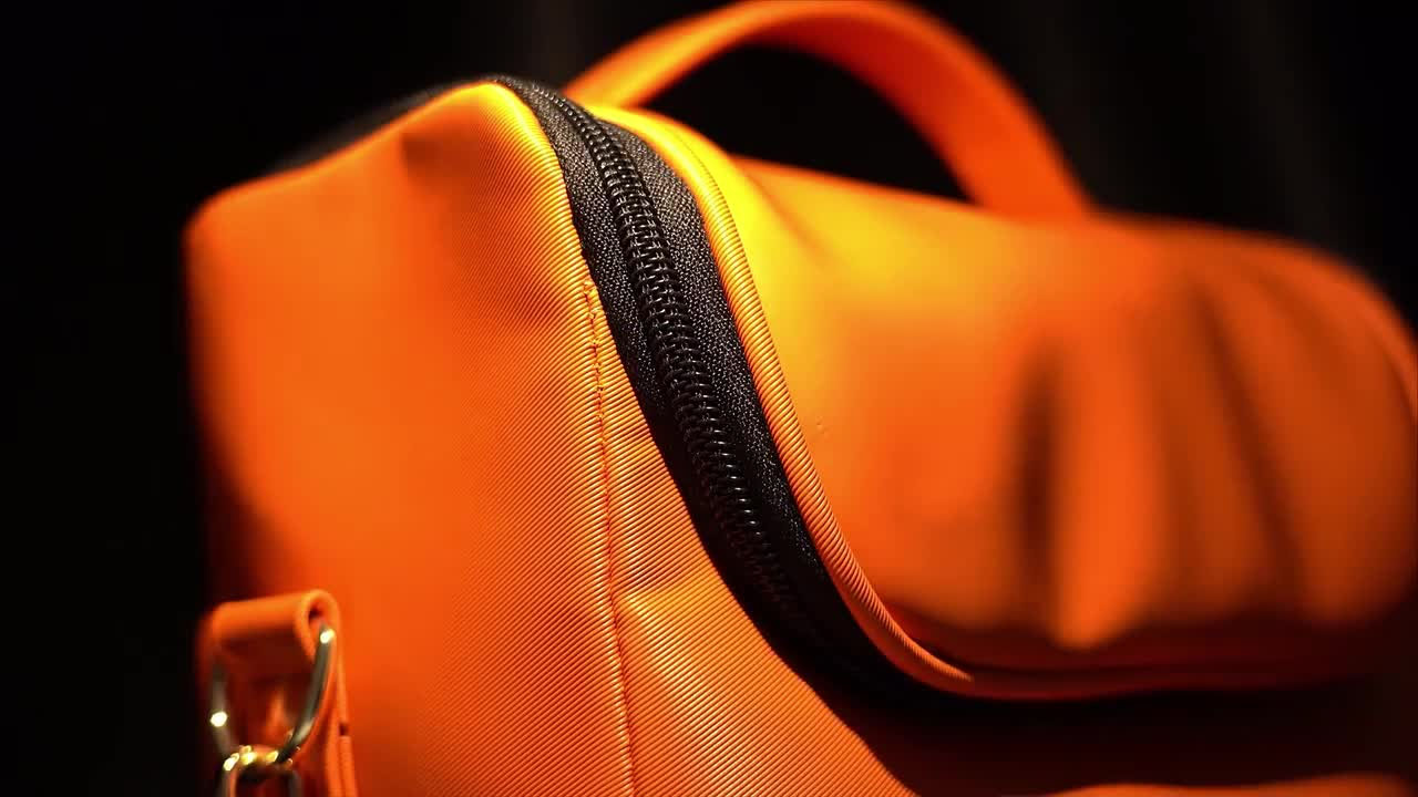 Guoer K2-smooth PU leather exterior