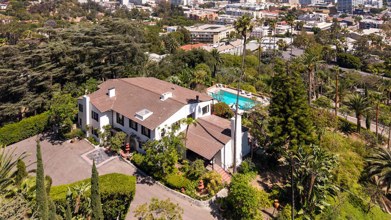 Helen Mirren’s Hollywood Hills Estate- exterior