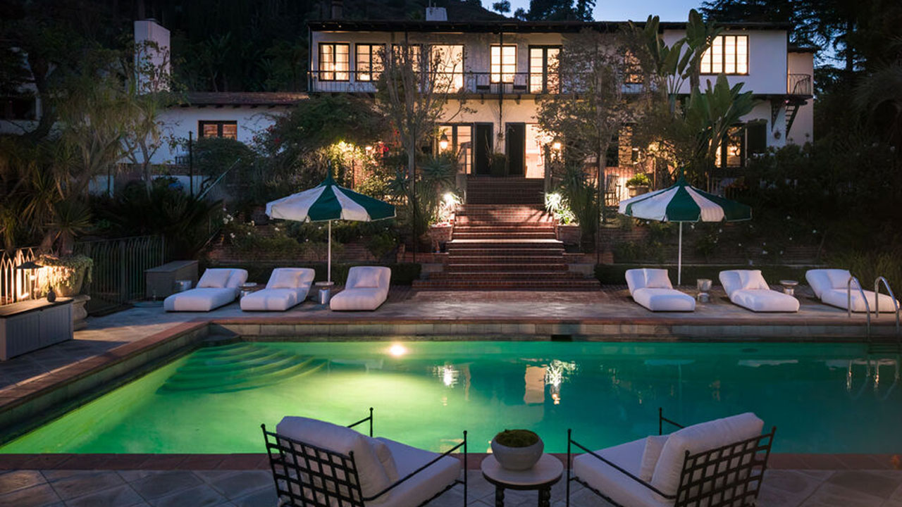 Helen Mirren’s Hollywood Hills Estate- nighttime view