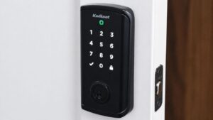 Kwikset Halo Select Wi-Fi and Matter Smart Lock Review-featured image