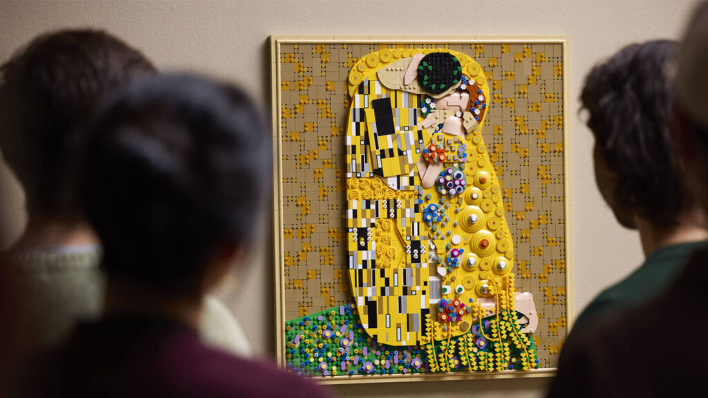 Gustav Klimt’s The Kiss Gets LEGO Makeover, Its Biggest Art Set With 4,000 Pieces LEGO Art Gustav Klimt – The Kiss