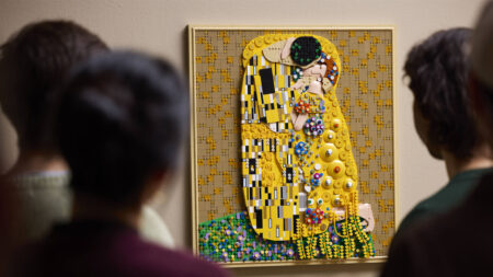 Gustav Klimt’s The Kiss Gets LEGO Makeover, Its Biggest Art Set With 4,000 Pieces LEGO Art Gustav Klimt – The Kiss