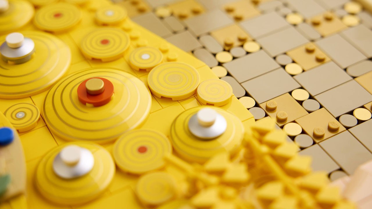 LEGO Art Gustav Klimt – The Kiss - closeup