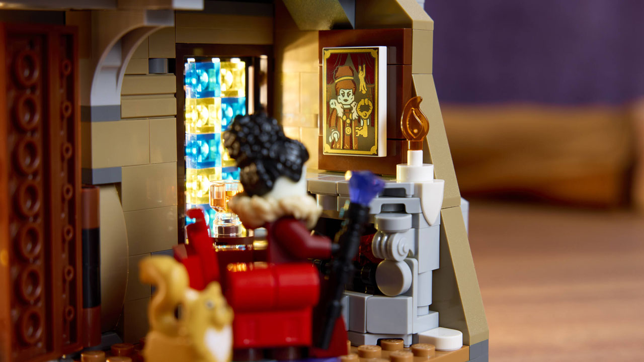 LEGO Midnight Valley Halloween Village Mayor Manor