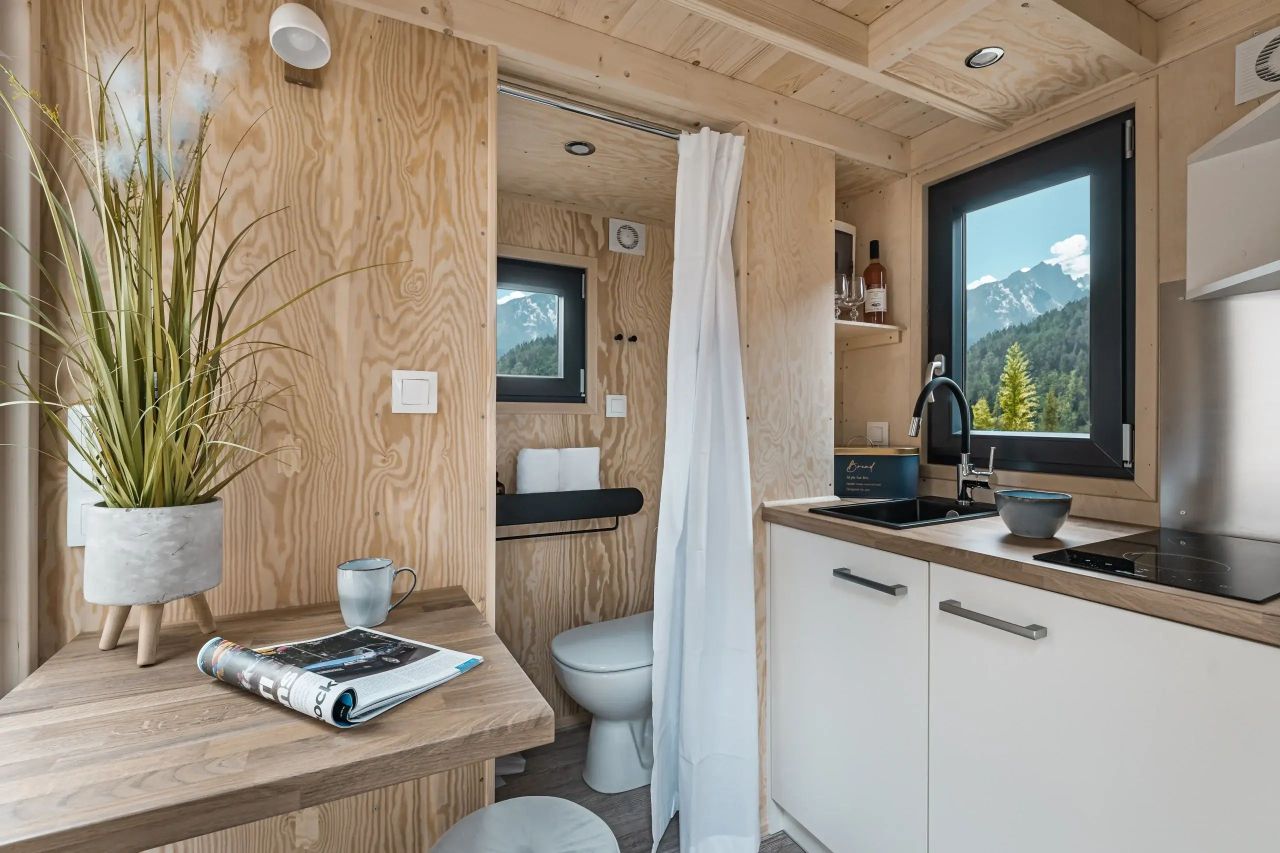 La Ruche Tiny House Goes Up Vertically to Accommodate Living Spaces