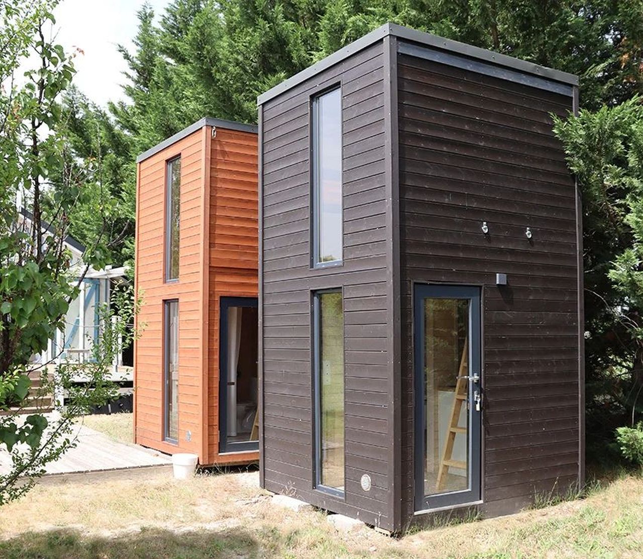 La Ruche Tiny House Goes Up Vertically to Accommodate Living Spaces