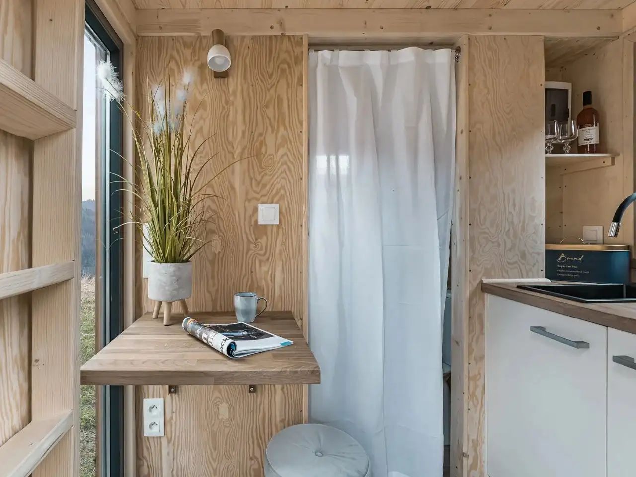 La Ruche Tiny House Goes Up Vertically to Accommodate Living Spaces