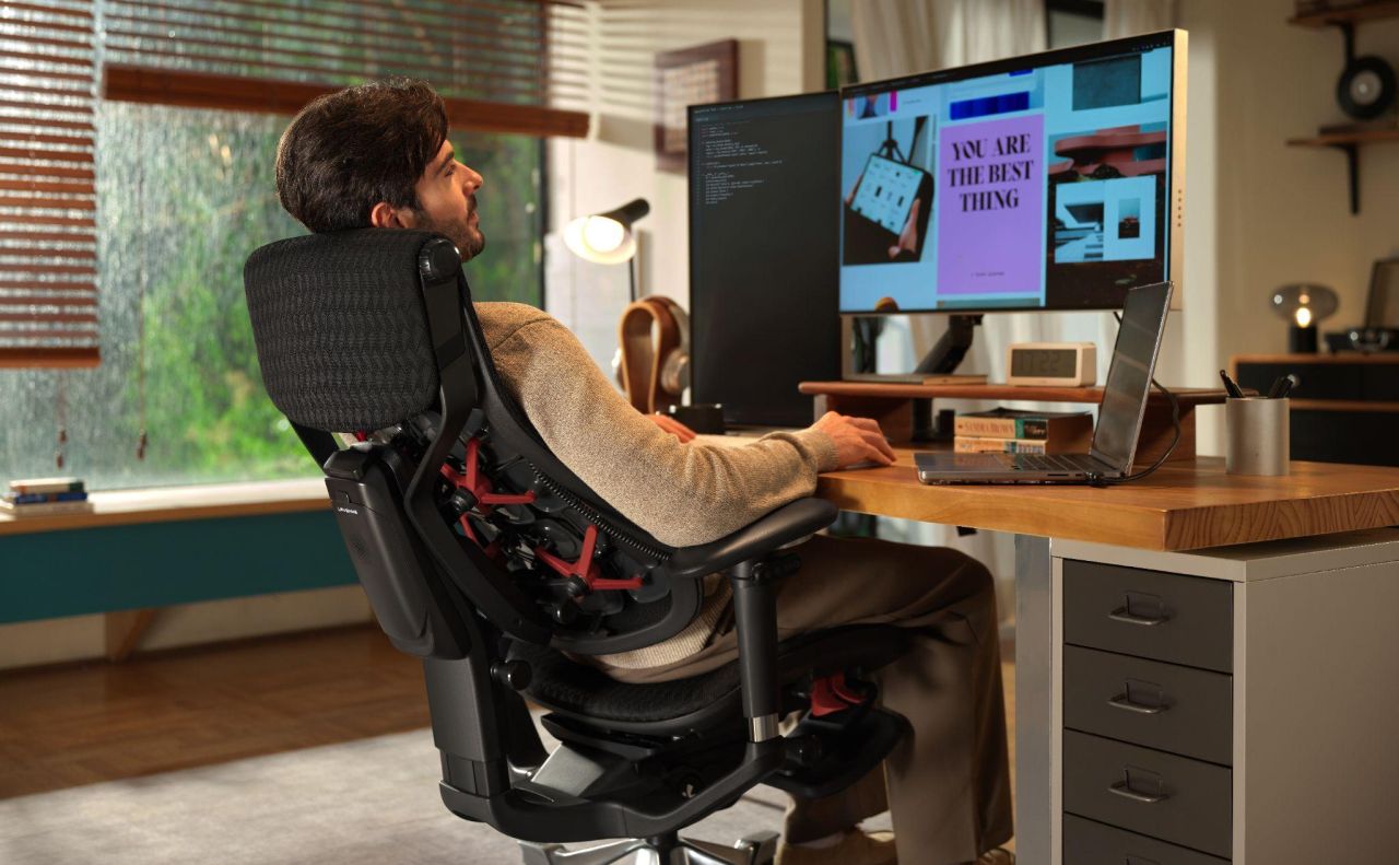 Lavenne R9 Chair in home worplace