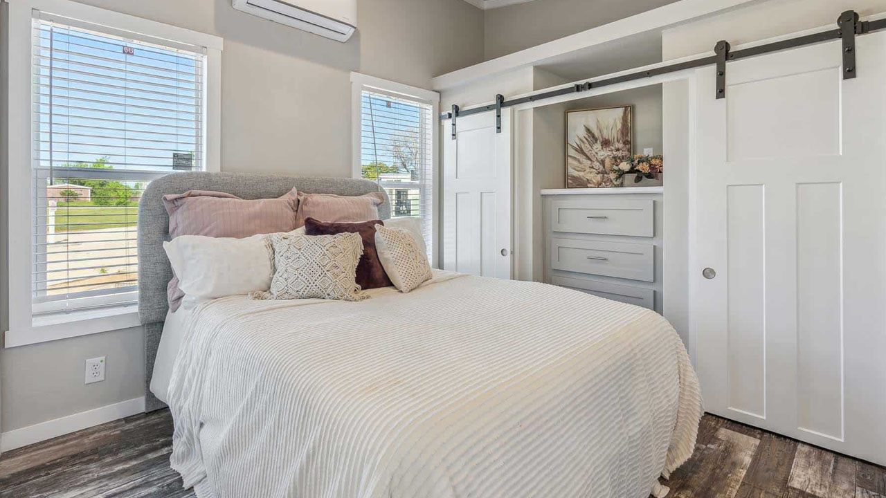 Liberty Landing Tiny House Park Model bedroom