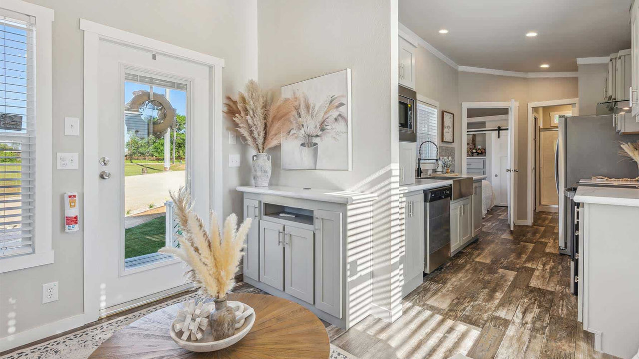 Liberty Landing Tiny House Park Model entrance