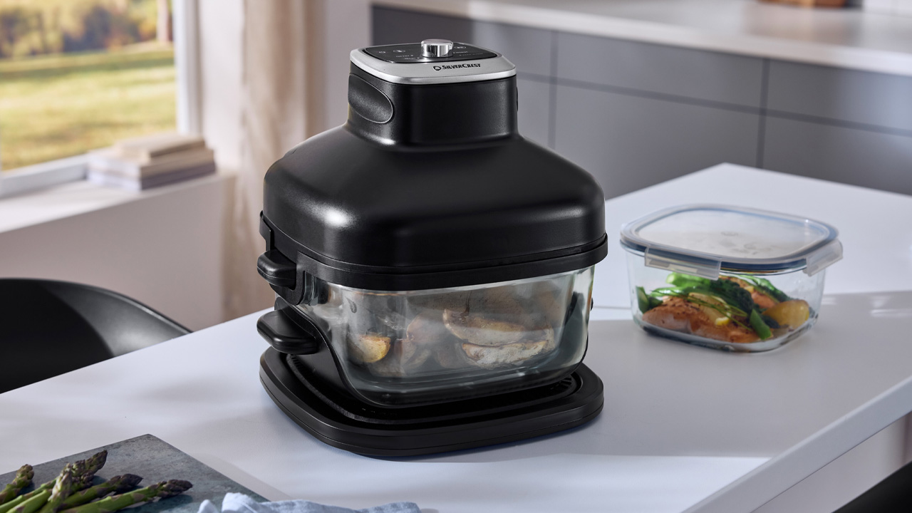 Lidl Silvercrest Glass Air Fryer has four cooking presets